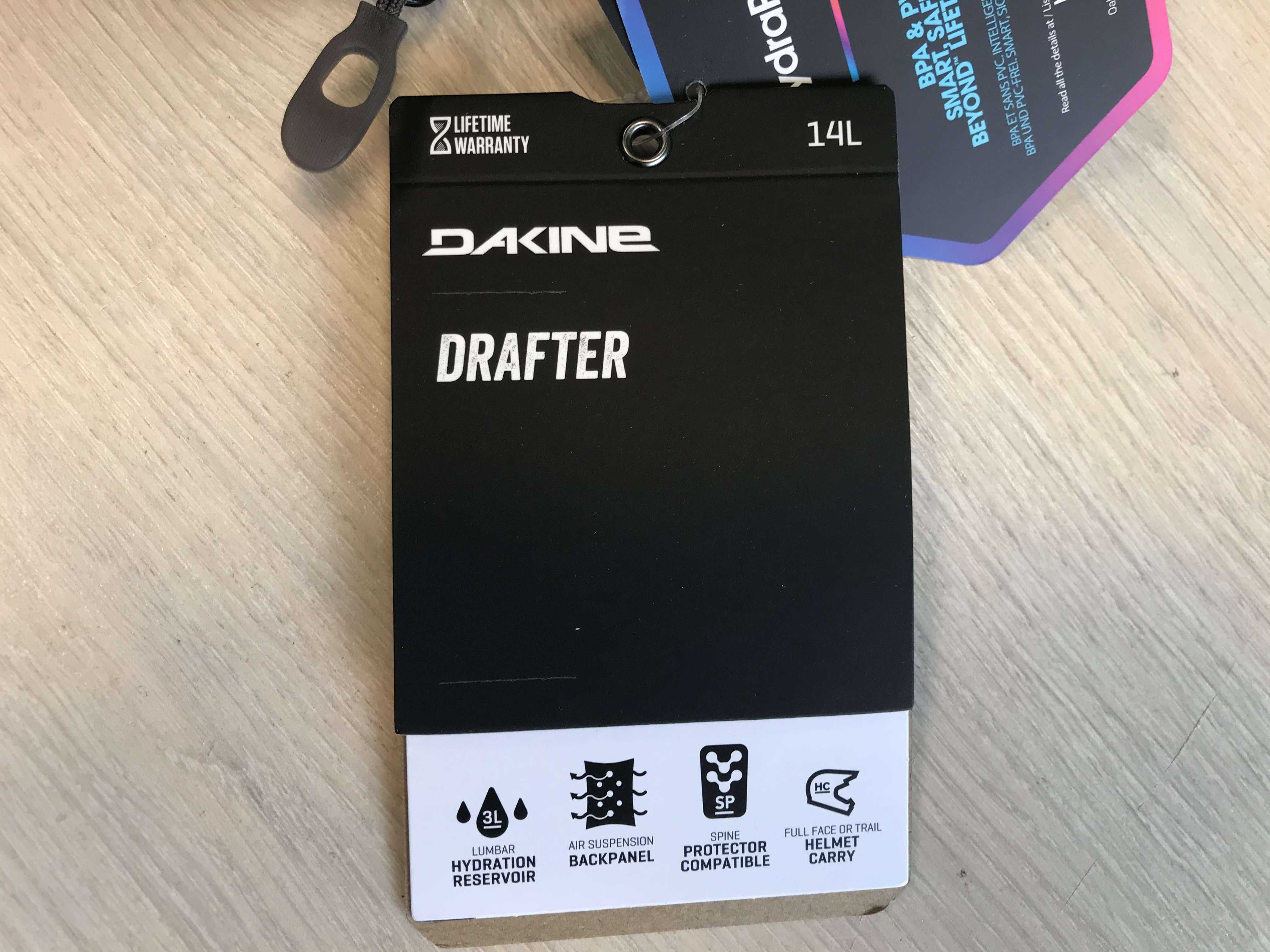 Рюкзак для велосипеда велорюкзак з гідратором Dakine Drafter 14L