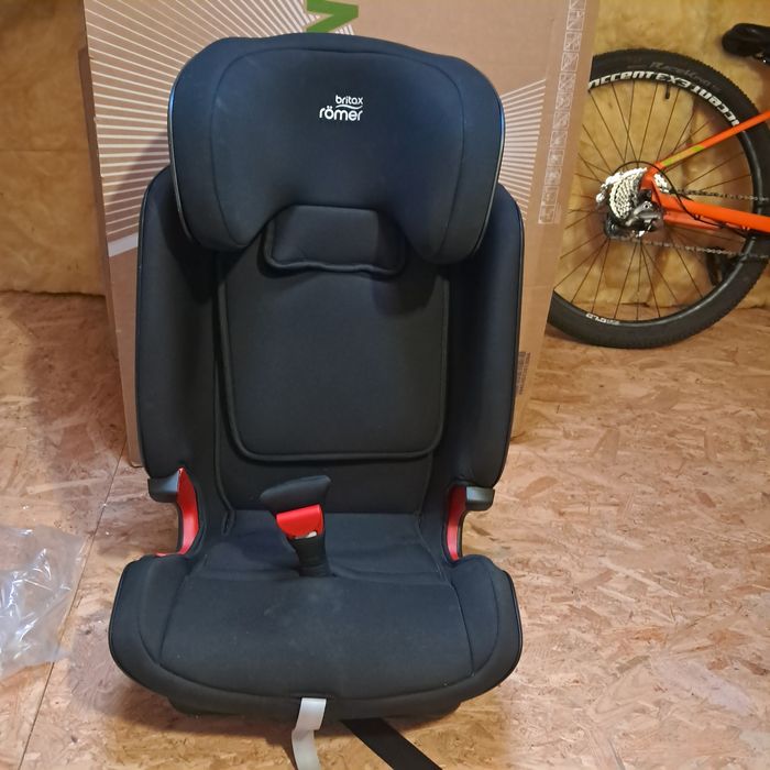 Britax Romer Advansafix IV R Cosmos Black 9-36 kg