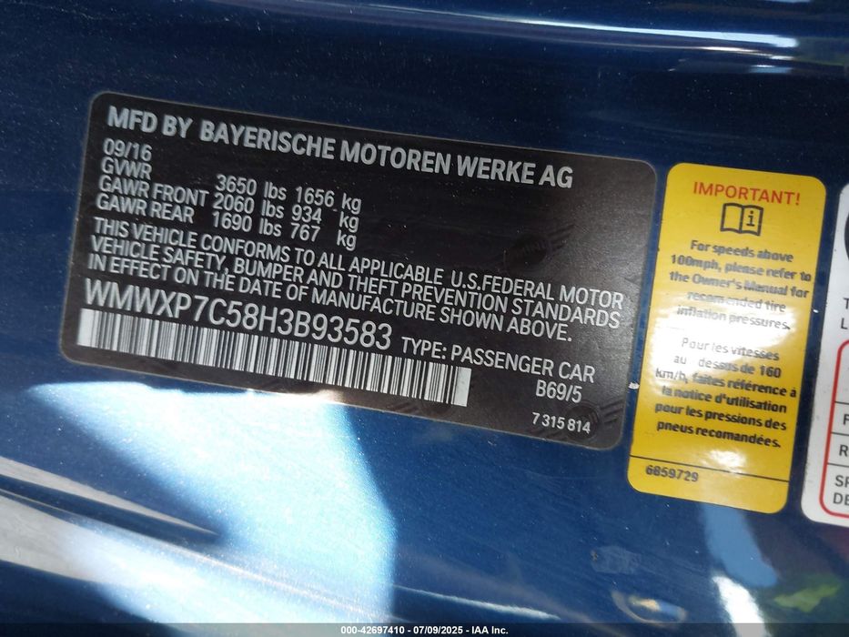 2017 MINI COOPER S в дорозі