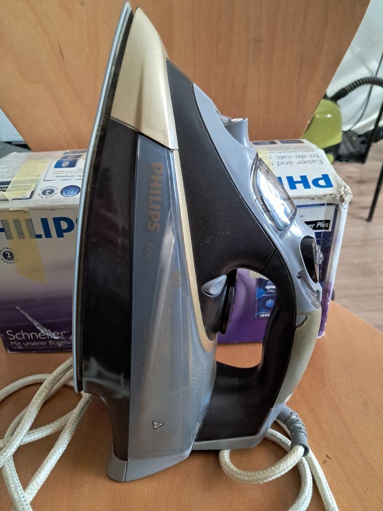 Праска Philips з паром