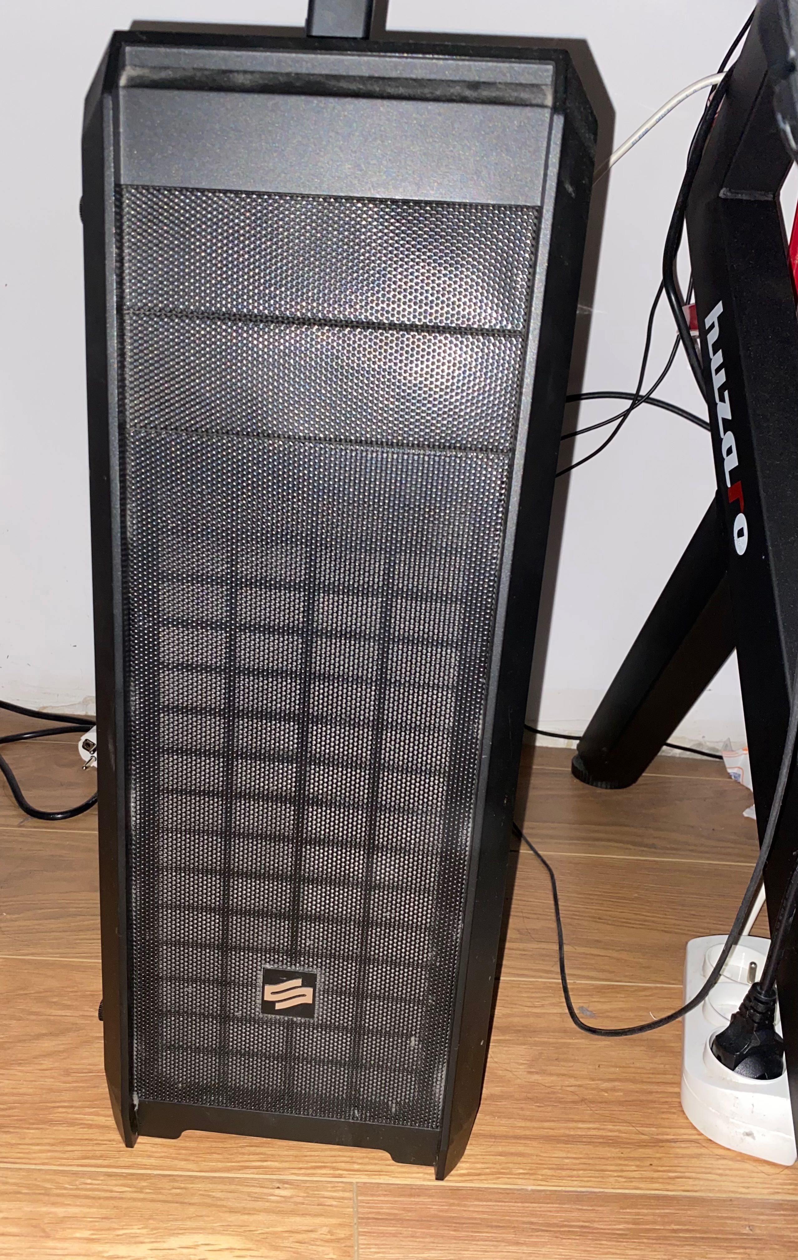 Komputer gamingowy+ myszka Razer+ klawiatura Razer+ Monitor MSI