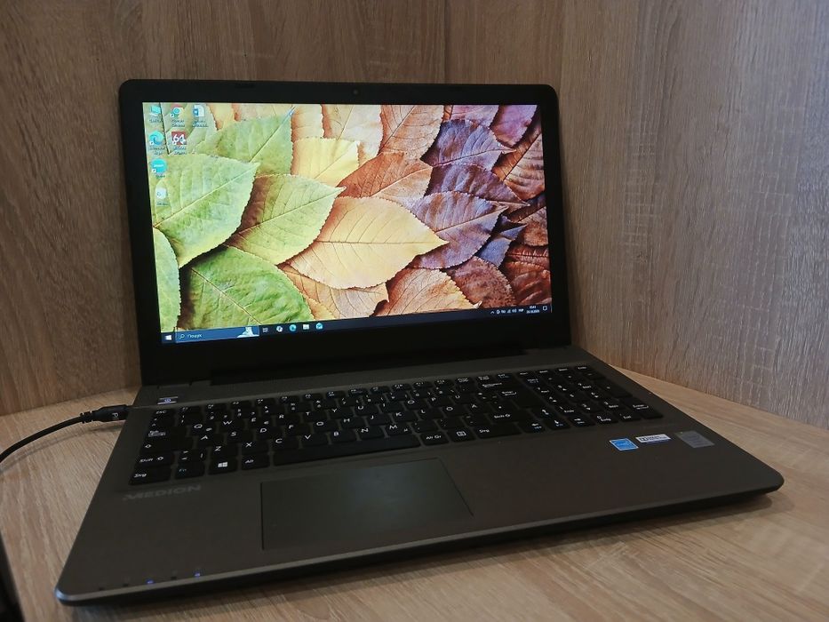 Ноутбук Medion Akoya E6416/intel i5 5200u/ 8gb DDR3/m2sata 128gb