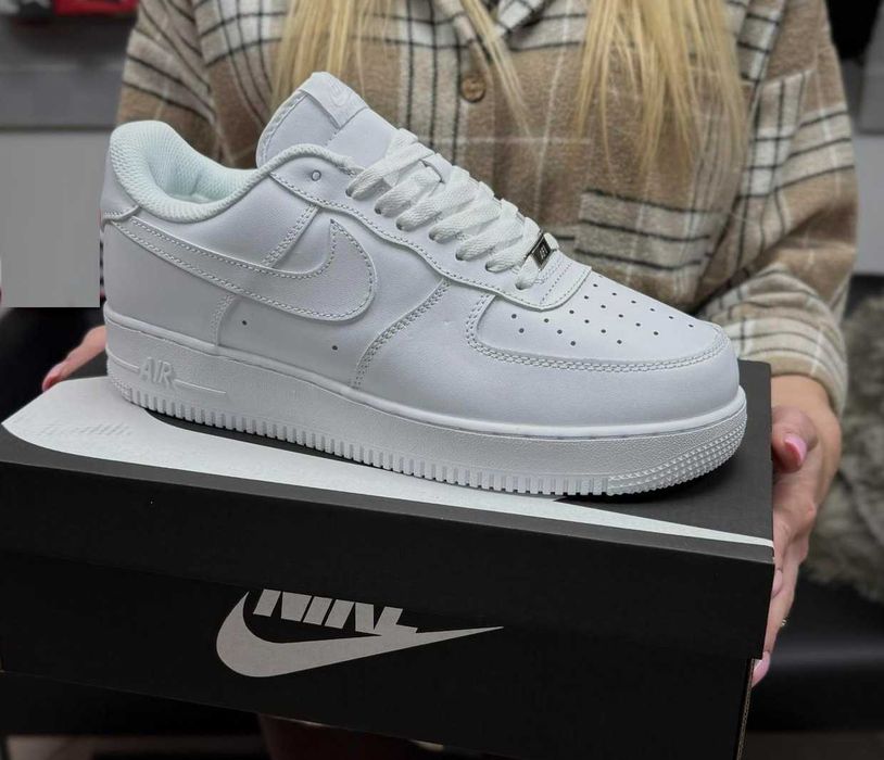 Зимние мужские кроссовки Найк белые кожаные на меху Nike