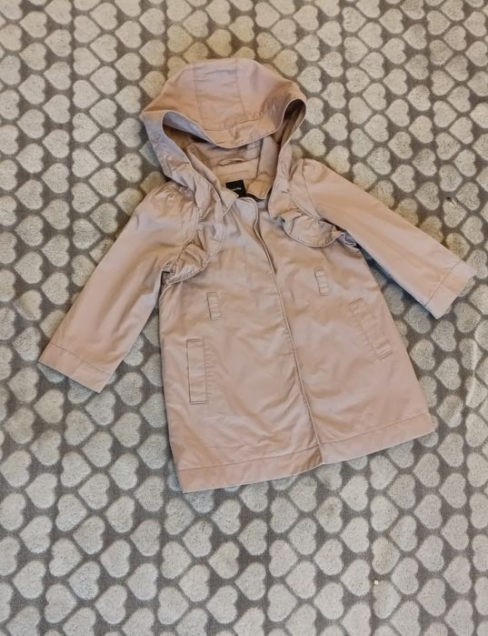 Przecudny dziewczęcy jesienny płaszczyk z falbanką GAP rozmiar 98