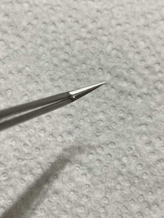 Пінцети для нарощування вій Vilmy та Design Lashes.