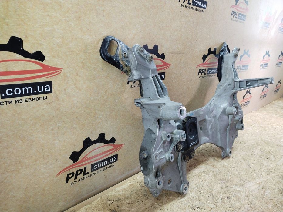 Chrysler 200 2014- Cherokee KL Передняя балка подрамник 04877643AD