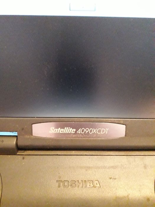 Laptop Toshiba Win XP