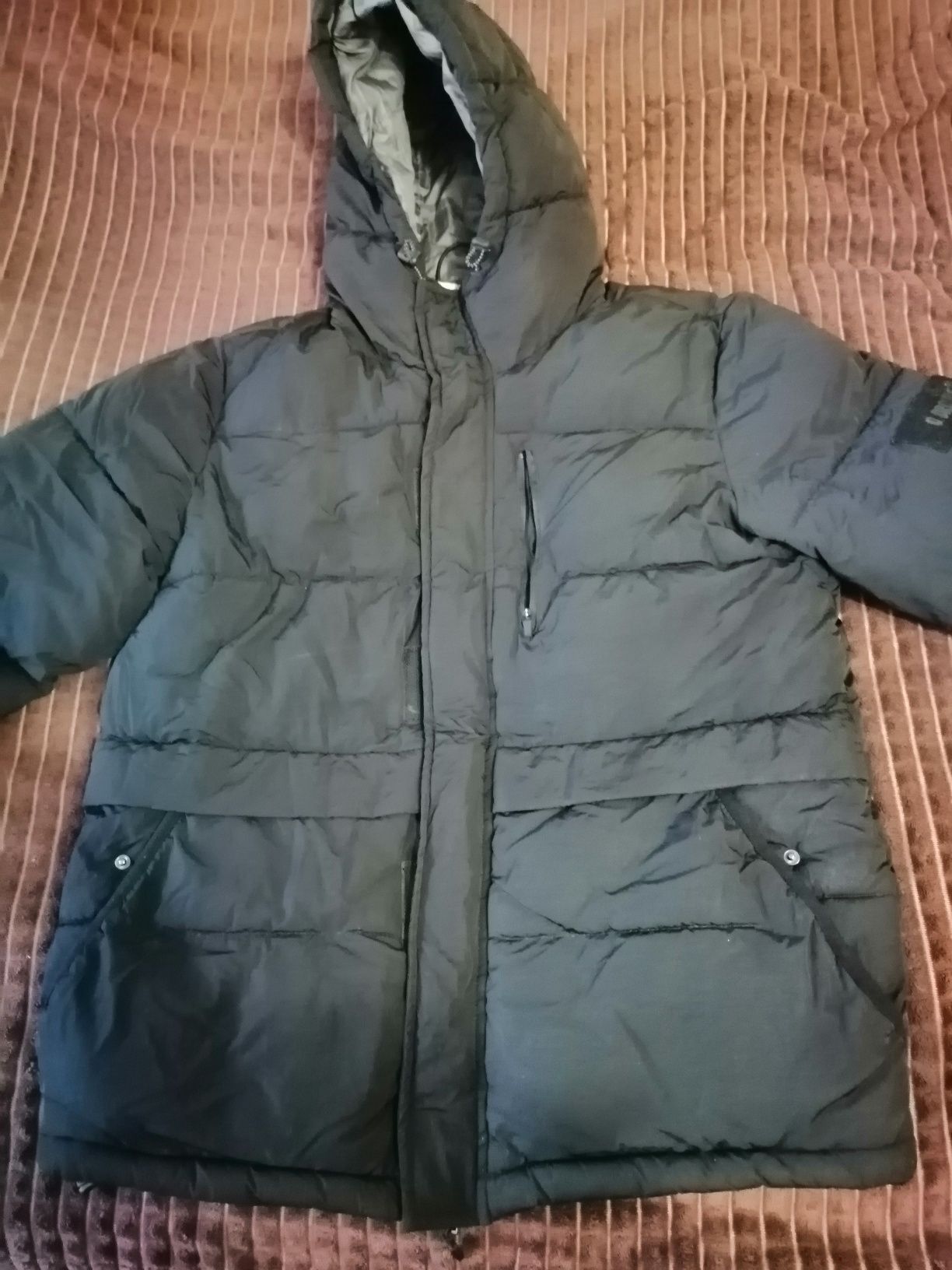 Зимова куртка розмір L