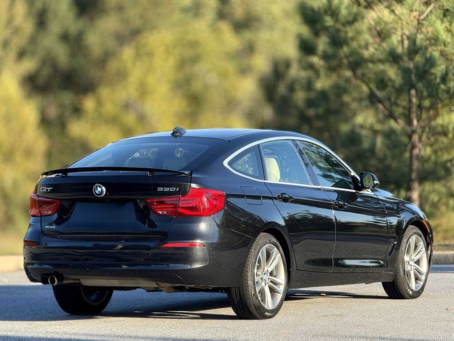 BMW 3 Series Gran Turismo 330i xDrive      2017