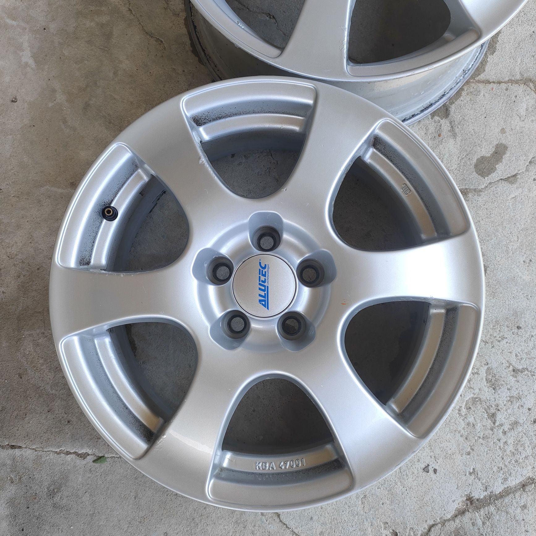 Felgi aluminiowe 16'' 6.5j 5x100 ( skoda, VW, Toyota itp.)
