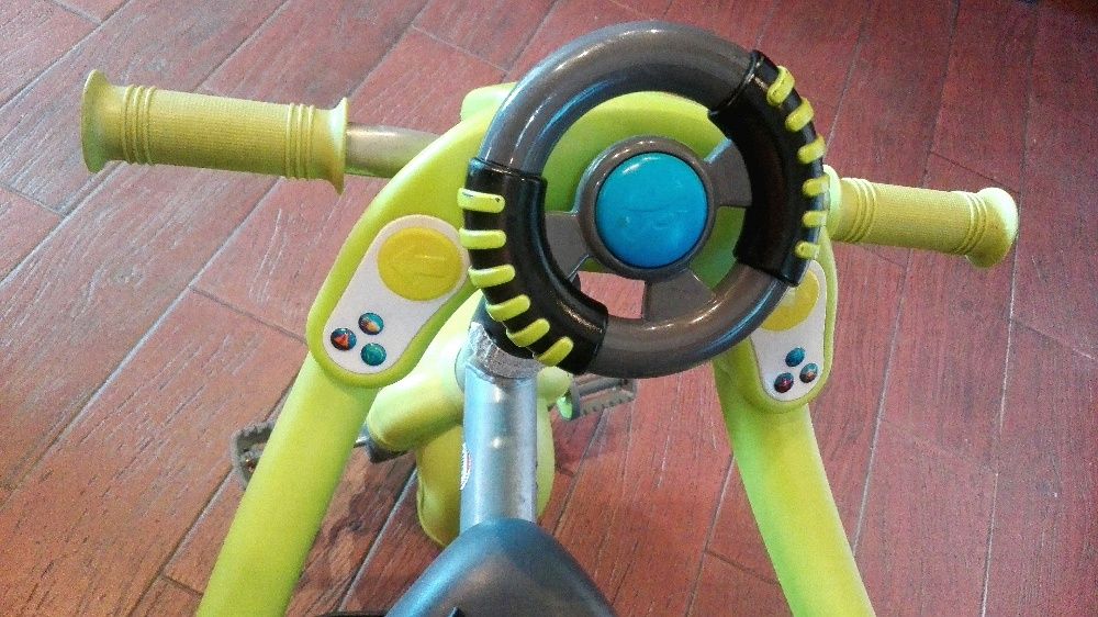 Rowerek trójkołowy Little tikes 4w1 z kierownicą i panelem interaktywn