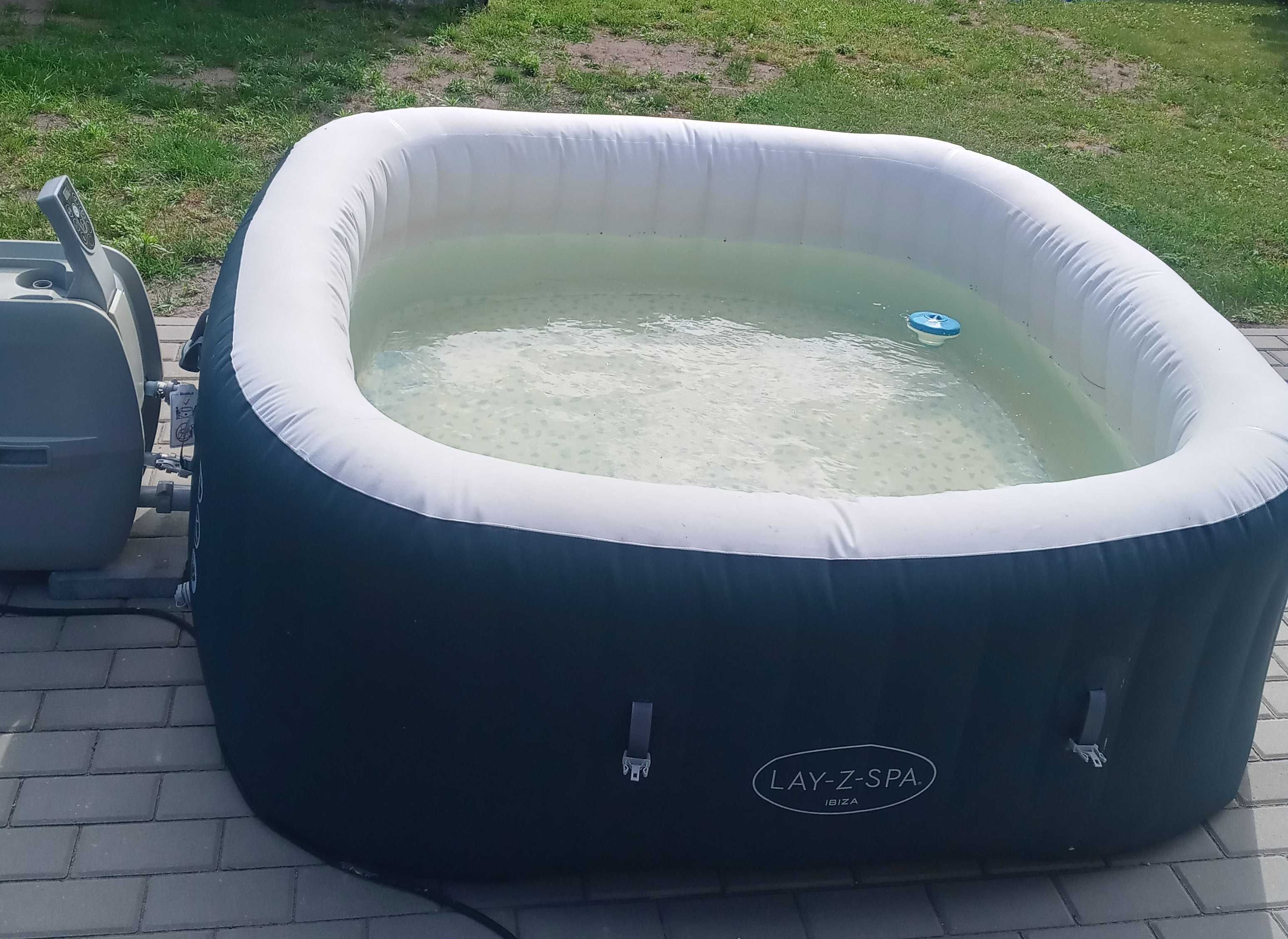 Jacuzzi LAY-Z-SPA ibiza
