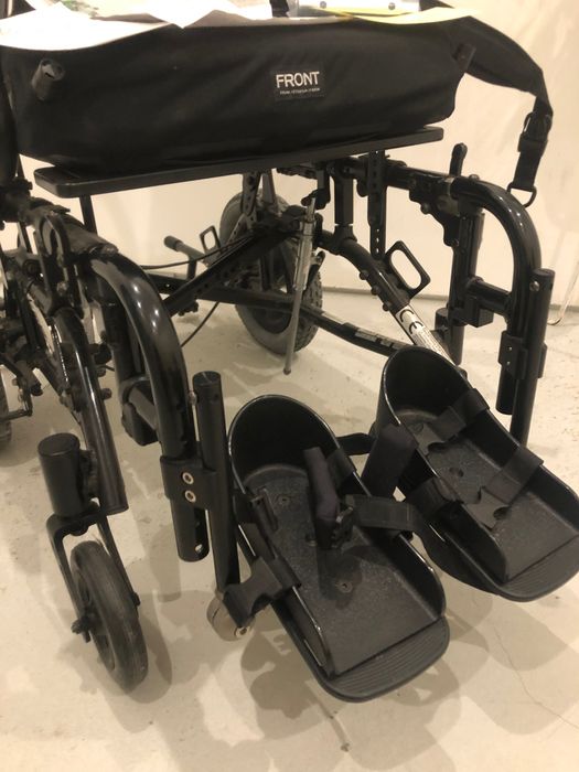 Cadeira de rodas Pediátrico e Adulto venda troca por automóvel ou Mota