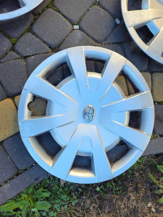 kołpaki 17 Toyota oryginalne miekkie nieuszkodzone bardzo ladny wzor