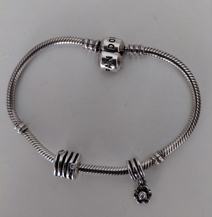 Pandora original + 2 contas