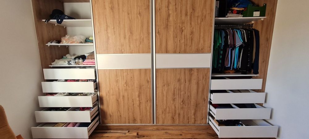 Wykonuje meble na wymiar