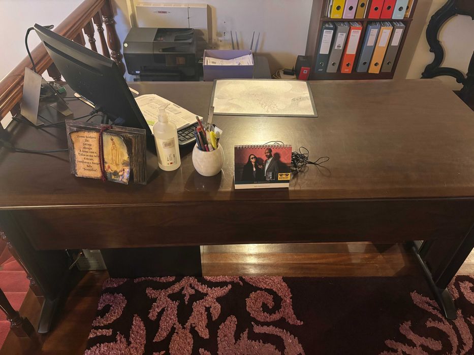 Secretária de escritório + Módulo com gavetas