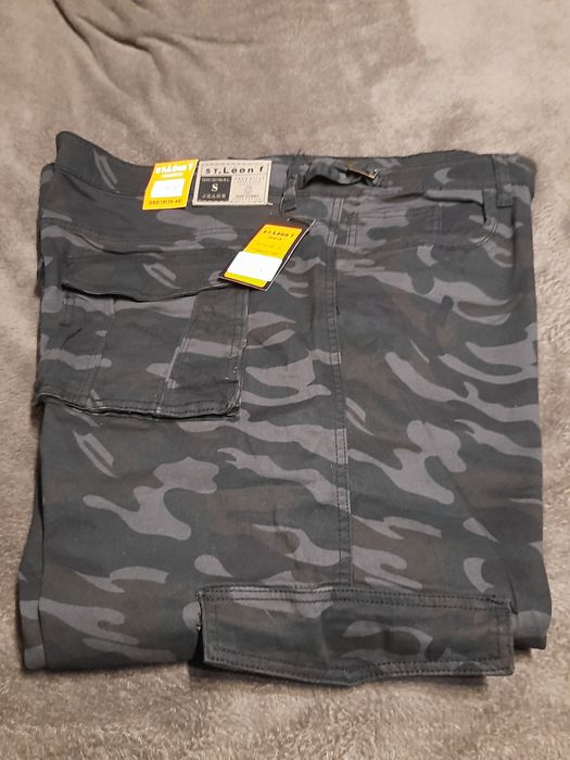 Duże spodnie męskie bojówki moro ciemne