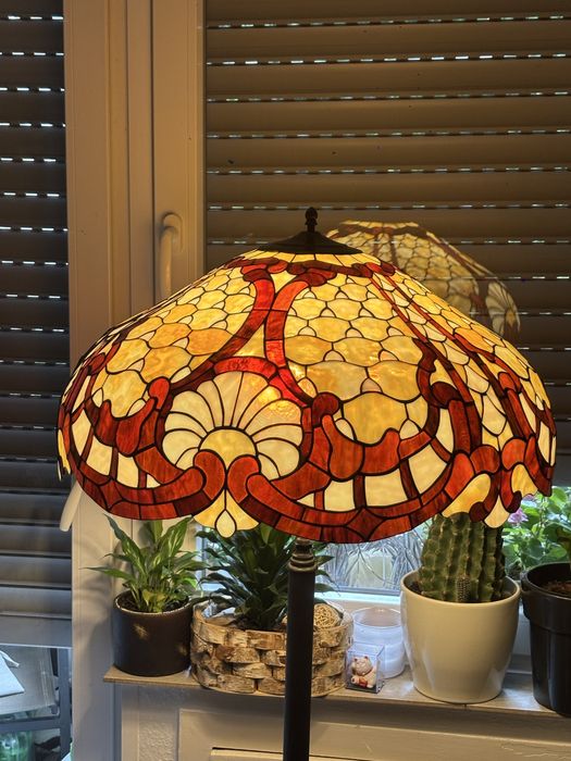 Lampa witrażowa w stylu Tiffany Śliczna