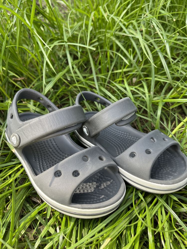 Дитячі босоніжки Crocs