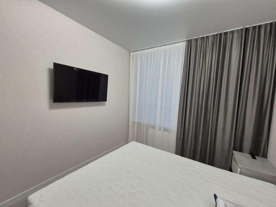 Здається 2 кімнатна квартира на Озерній