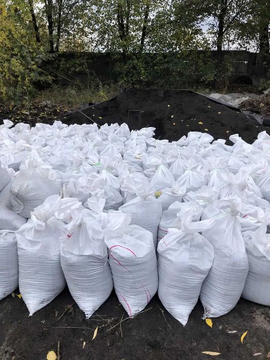 Чернозем, Перегной коровий грибной насыпом и в мешках