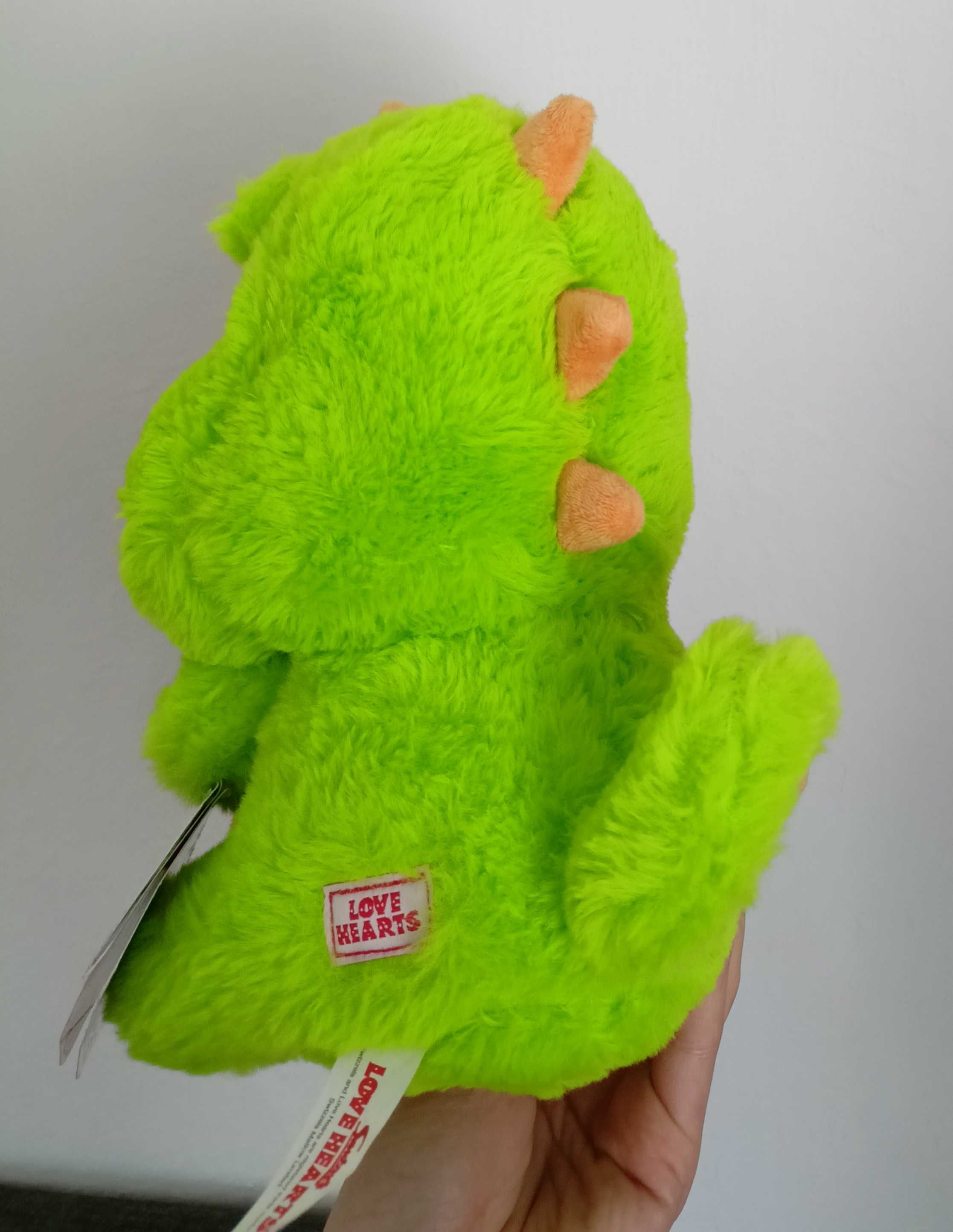 Swizzels Love Hearts maskotka Danny Dinosaur 18 cm "You're Roarsome"