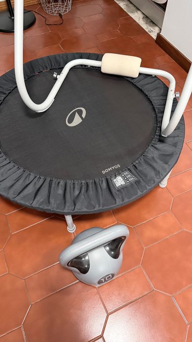 Trampolim + Kettlebell 10kg + aparelho abdominal