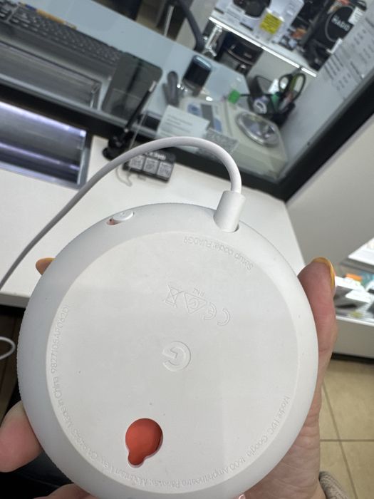 роумнка колонка Google Nest mini