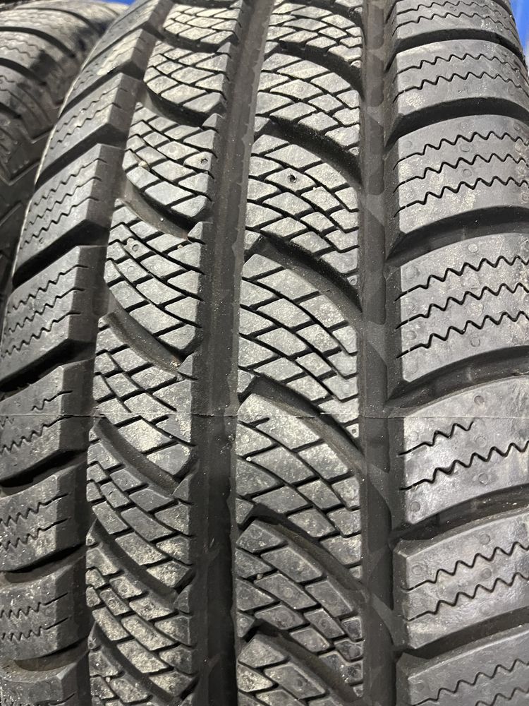 Continental 205/75r16c резина  шини нові склад зима