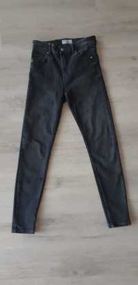 Czarne spodnie jeansy skinny r. 34 Bershka