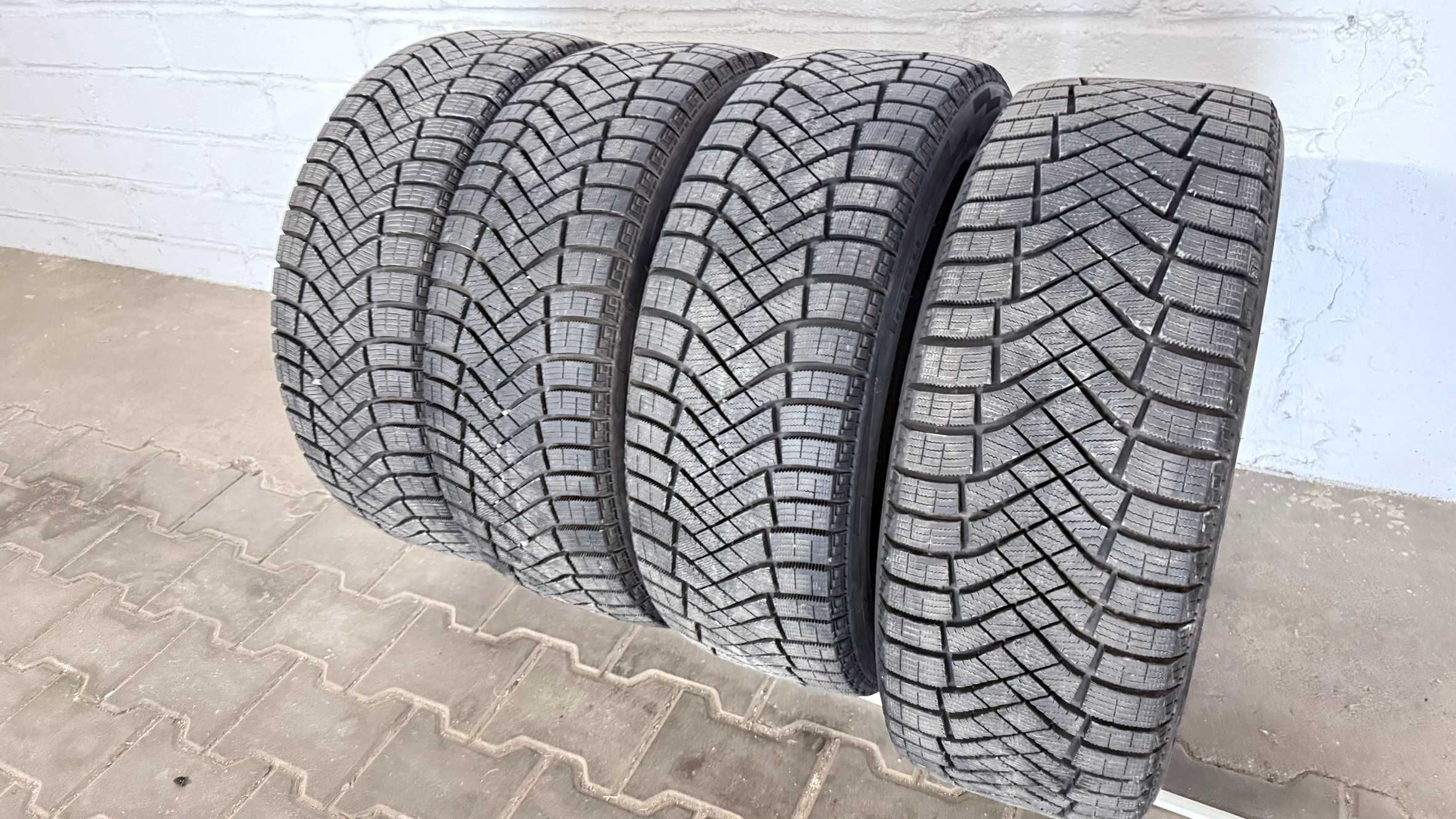 Opony zimowe PIRELLI ICE ZERO 225/45/19 8,5 mm 21 rok super stan