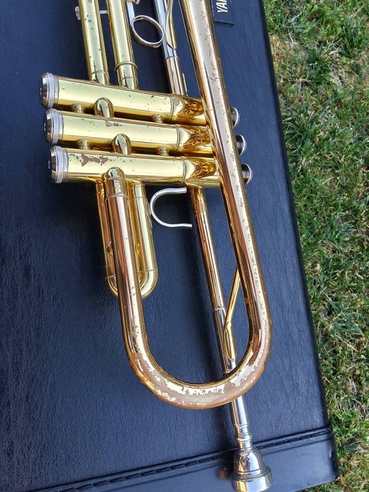 Trąbka Yamaha YTR 4320EG z kufrem i ustnikiem