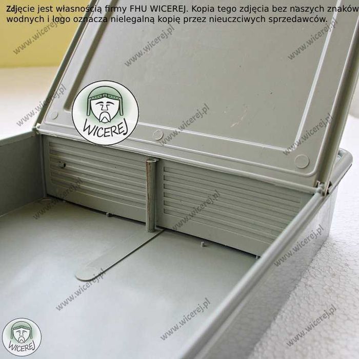 Podkarmiaczka skrzynkowa 1,5L Poidło Duża dla pszczół na syrop ciasto