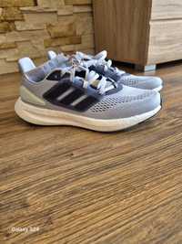 Buty sportowe marki ADIDAS