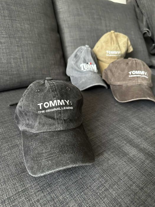 Nowe czapki z daszkiem Tommy