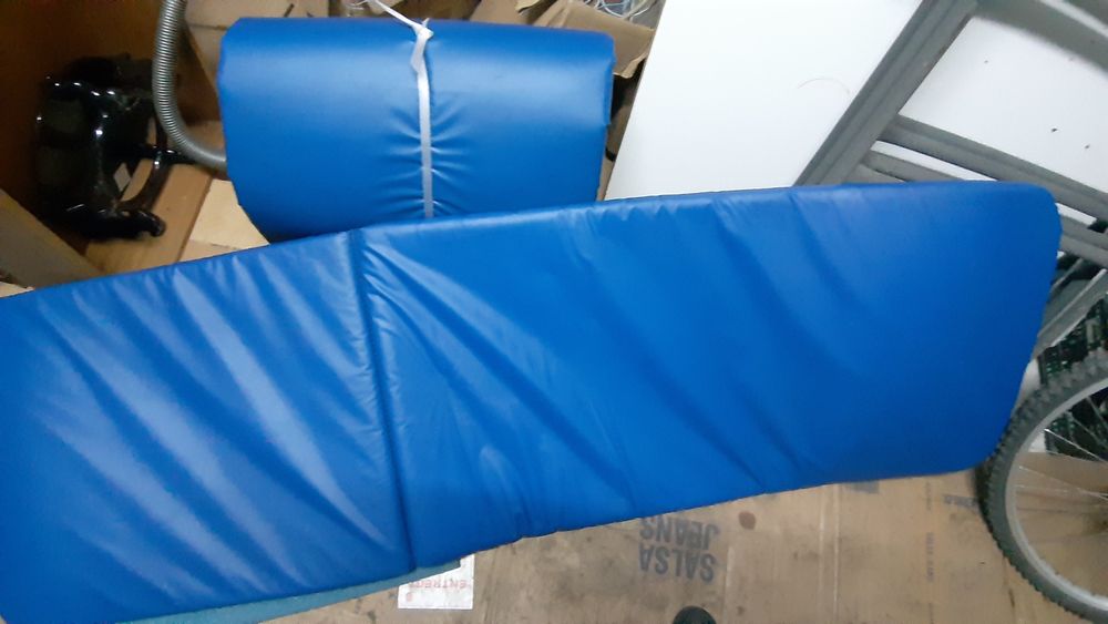 Dous colchões de viagens ou de praia