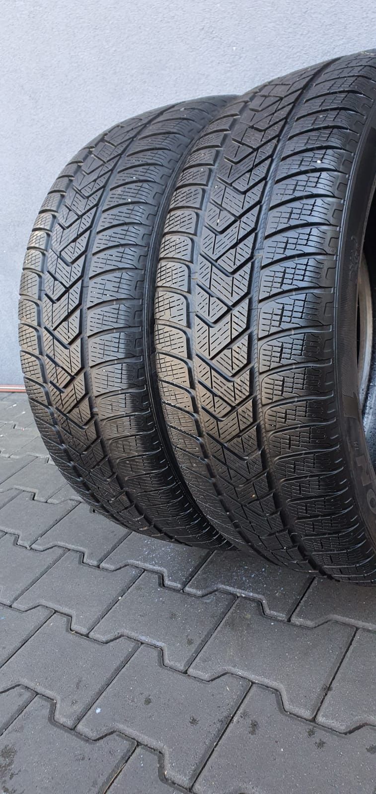 215/65/17 Pirelli komplet Zimowe