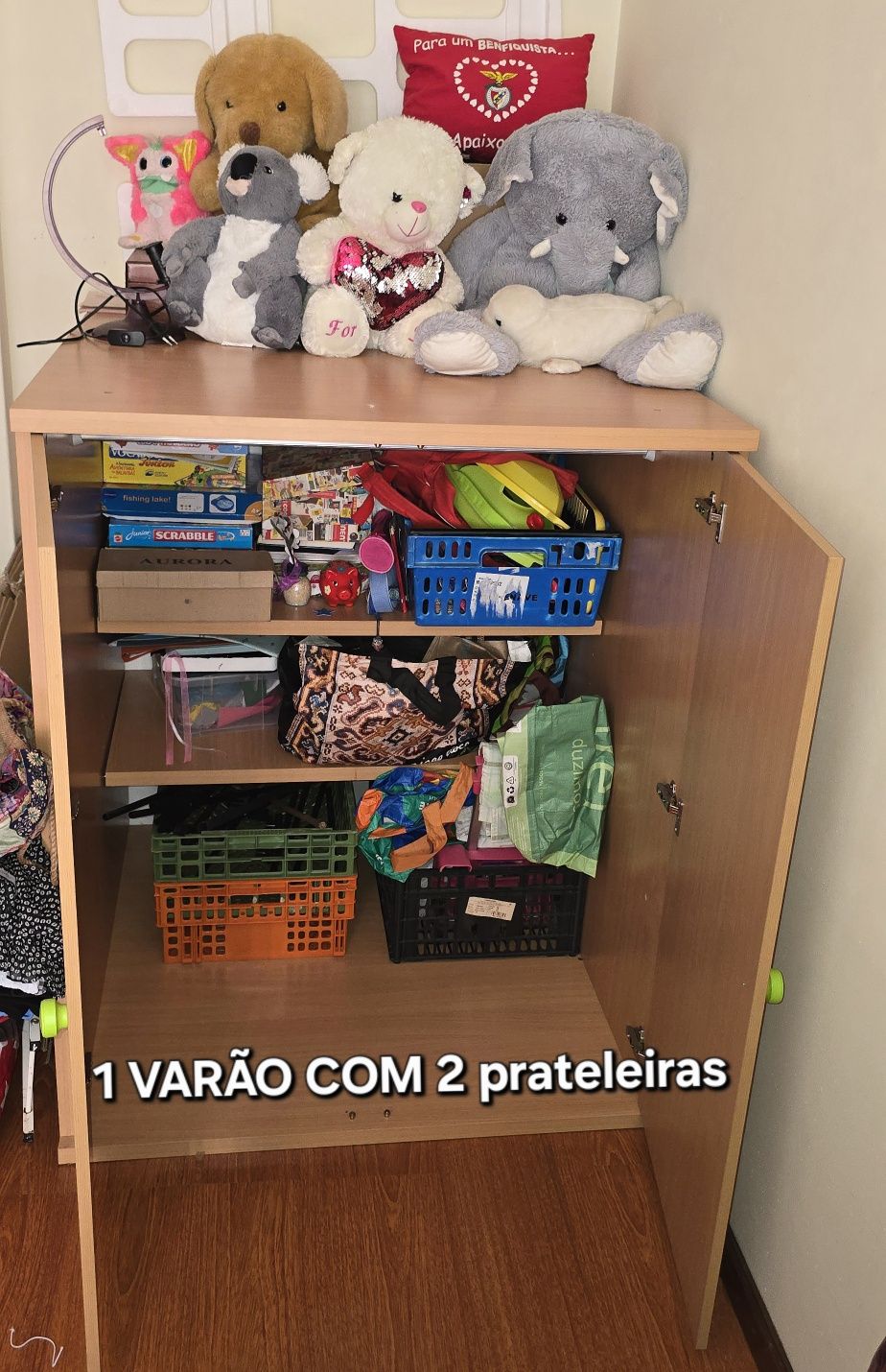 Mobília 2 camas+ secretária+guarda fatos