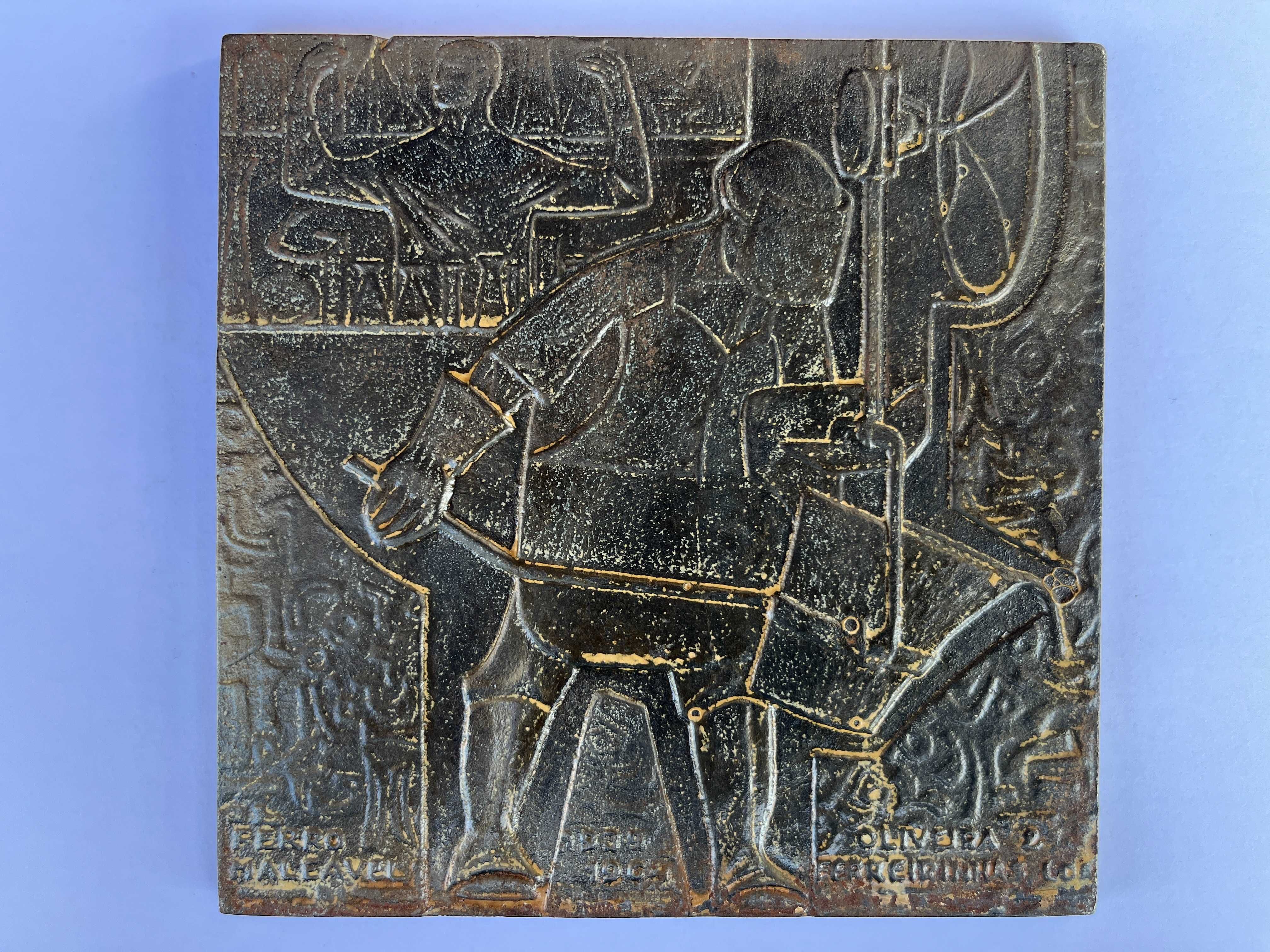 Placa relevada ferro da Metalúrgica Oliveira e Ferreirinhas 1939/1964