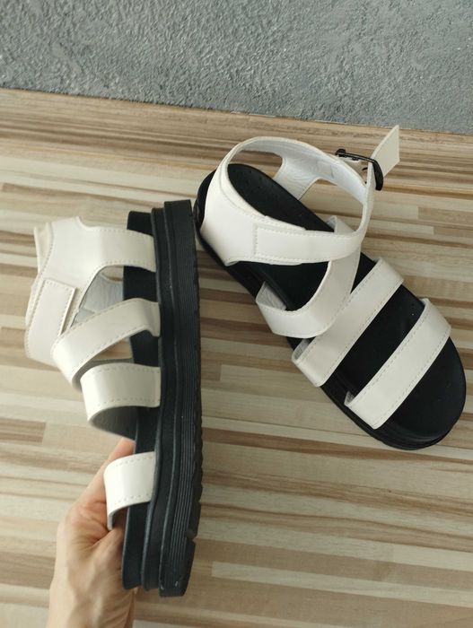 Okazja!! Nowe sandały damskie, czarno-białe, 42