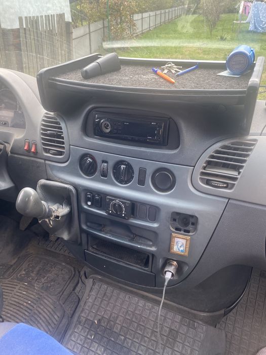 Мерседес спрінтер 2005 рік середня база