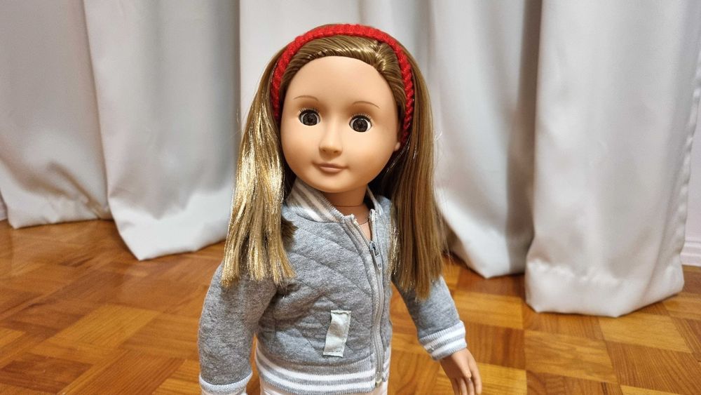 Boneca Our Generation + Roupa