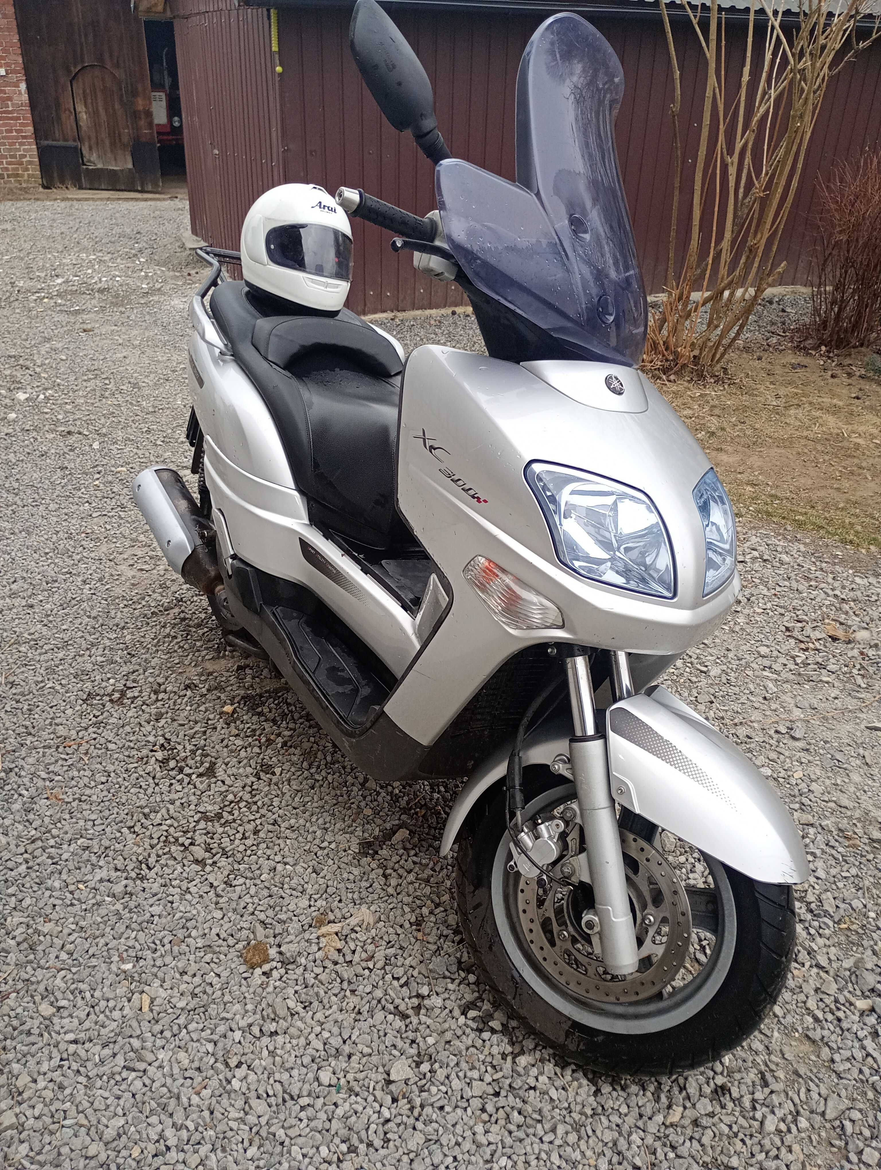 Yamaha XC 300. 4 lata w moim posiadaniu. Kask nie jest do sprzedaży.