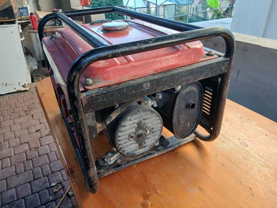 генератор бригадир газ бензин мідь.2.8квт