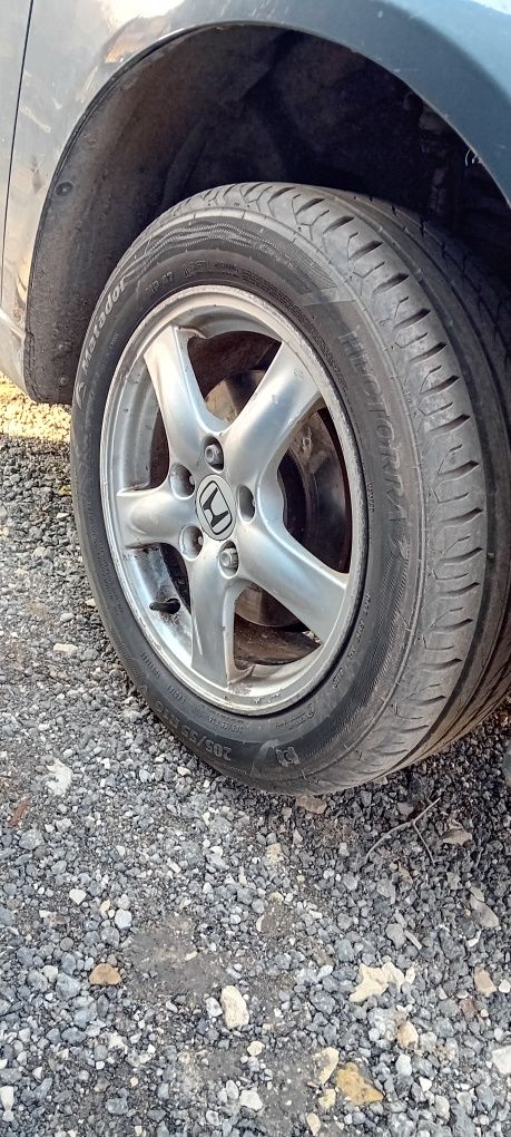 Alufelgi z ładnymi oponami 205/55 R16 Lato/Zima