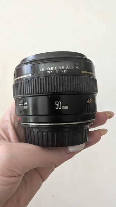 Об'єктив Canon EF 50mm f/1.4