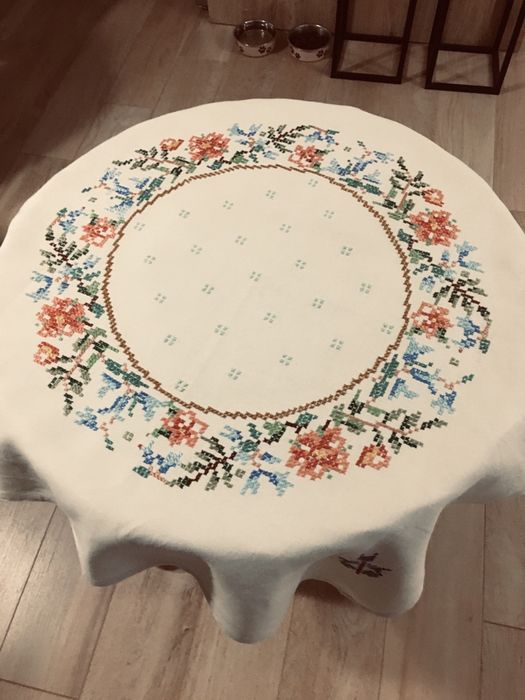 Obrus lniany ,naturalny na okrągły stół