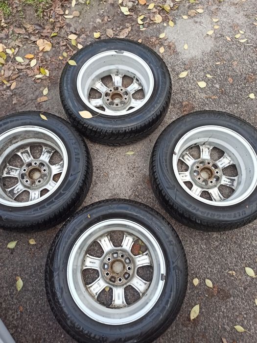 Комплект зимней резины с дисками.