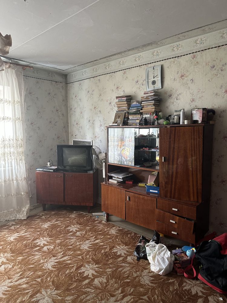 Продам 2 х ком квартиру, бассейн Микомп
